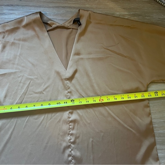 Banana Republic Brown Satin Slouchy Top Size Medium - Picture 6 of 7